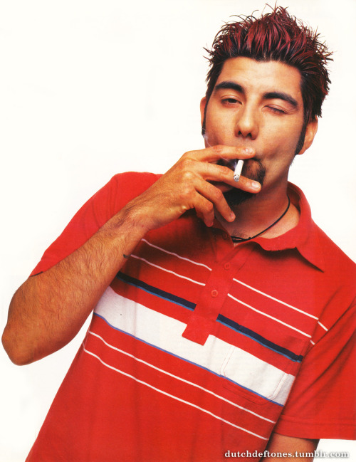« Ah ouais et Chino Moreno il joue dans Les Musclés ptèt ?? »