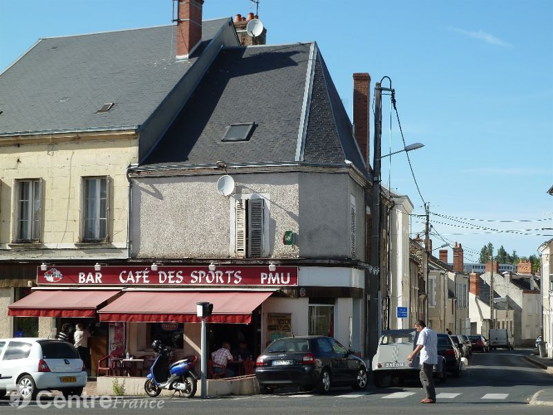 « Tu va voir, je vais le programmer au Café des Sports de Vierzon, sa carrière va décoller ! »