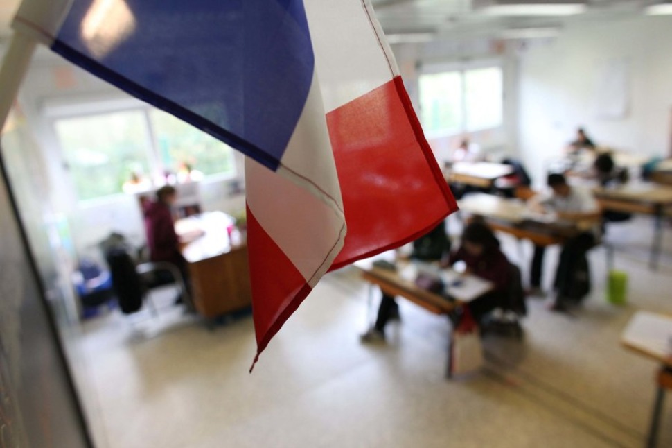 “Ici rien ne doit ouvrir à la pensée, au doute, mais au contraire conforter les certitudes…” (L. Cauwet)/ Playlist 7h-10h