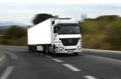 Votre twingo ne fait pas le poid contre un 38 tonnes !